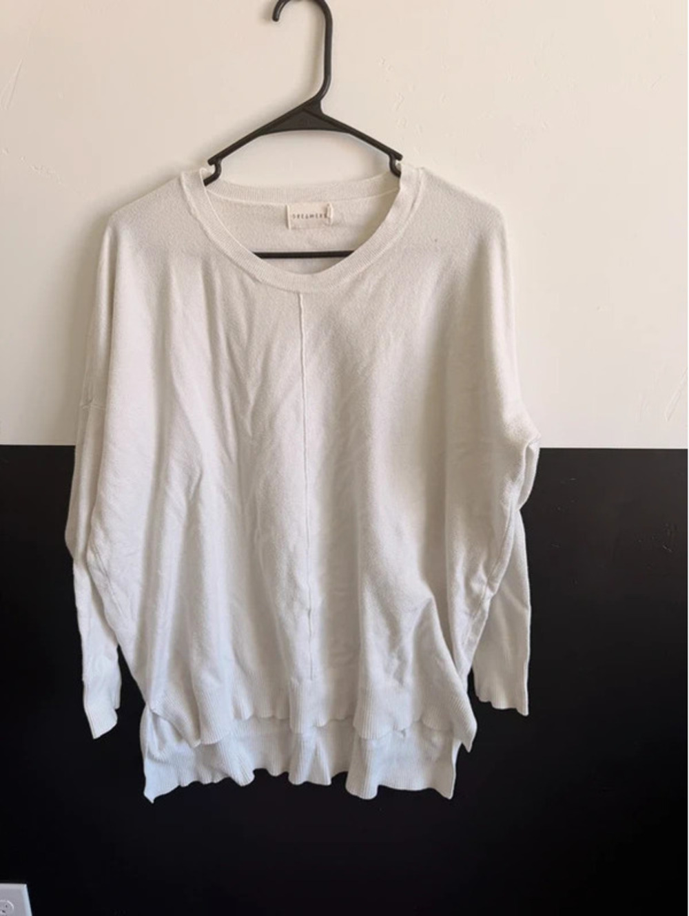 Dreamers Size Large White Sweater